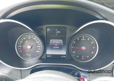 2015 Mercedes-Benz C 300 4Matic z USA, uszkodzony, nr VIN 55SWF4KB4FU030464